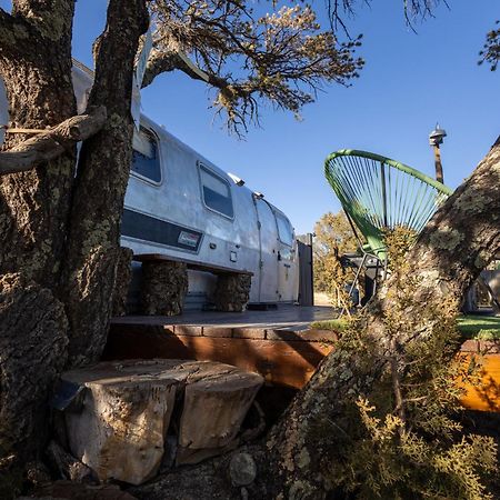 Silver Bullet Airstream, El Mistico Glamping Ranch Nogal Exterior photo