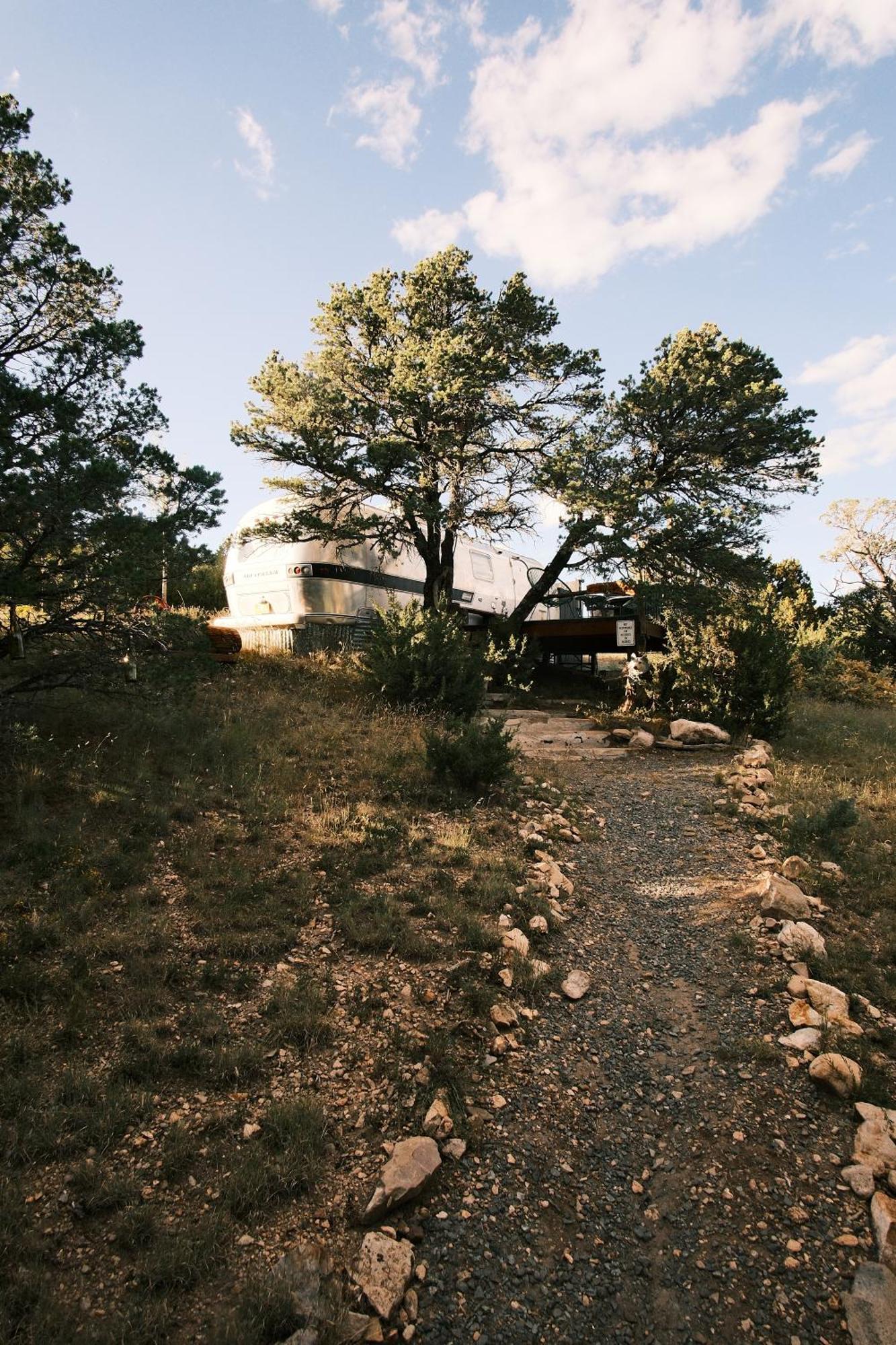 Silver Bullet Airstream, El Mistico Glamping Ranch Nogal Exterior photo